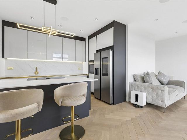 Grosvenor Road, St. Albans, Hertfordshire AL1, 2 bed flat to rent, £6,067 pcm | PrimeLocation
