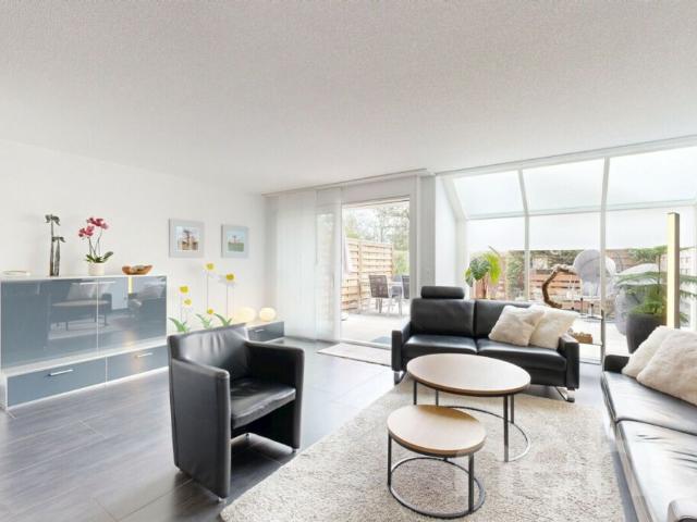Groszügiges 5.5 Zimmer Reihenhaus mit viel Platz in Birrhard