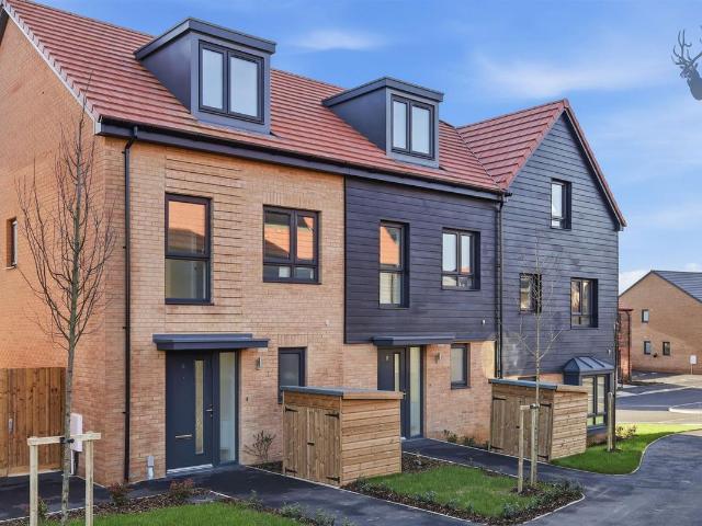 Graters Walk, Bishops Stortford CM23, 3 bed property to rent, £2,225 pcm | PrimeLocation
