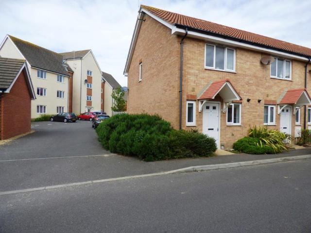 Gratwicke Drive, Wick, Littlehampton. 2 bed house to rent £1,400 pcm £323 pw