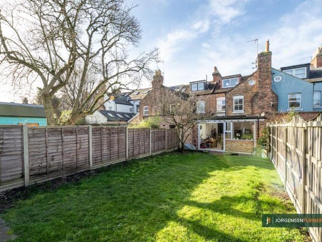 Gratton Terrace, Cricklewood, NW2 5 bed terraced house to rent £4,495 pcm £1,037 pw