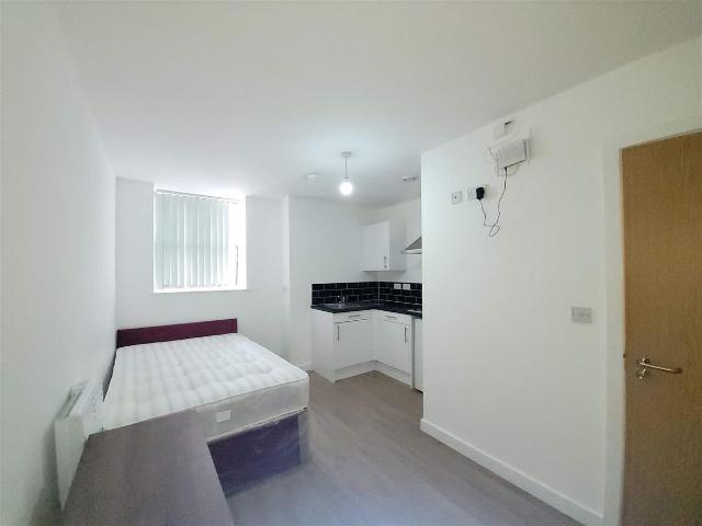 Grattan House, Sunbridge Road, Bradford BD1, Studio to rent, £395 pcm | PrimeLocation