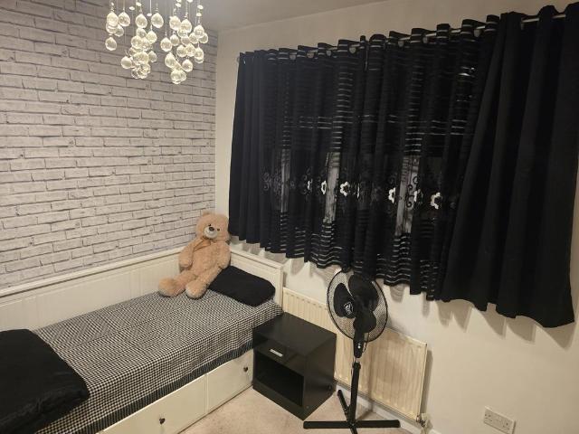 Gravel Hill, Croydon CR0 1 bed in a house share to rent £650 pcm £150 pw