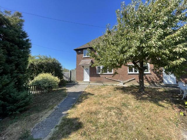 Gravel Lane, Chigwell, IG7 3 bed house to rent £1,850 pcm £427 pw