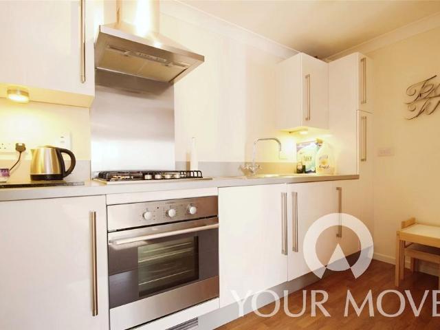 Gravesend DA11 2 bed flat to rent £1,350 pcm £312 pw