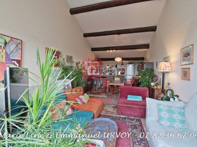 Proche Saint Rémy de Provence Maison de caractère 142 m² coeur de village Terrasse plein sud vue Alpilles