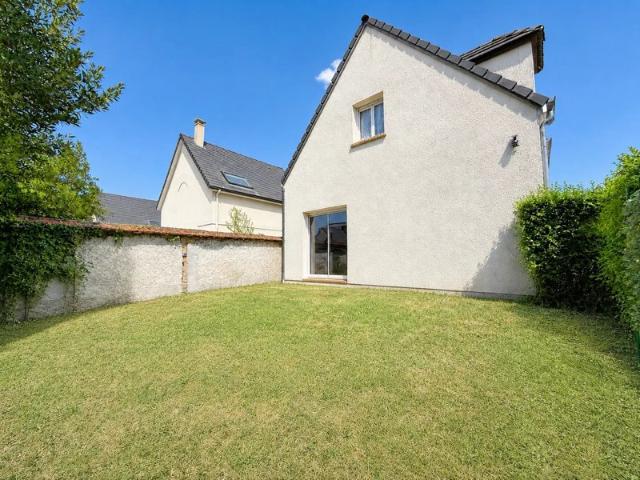 GRAVIGNY Maison F4 de 90 m2 avec Jardin et Garage