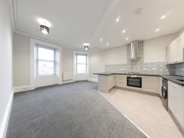 Gray Street, Broughty Ferry, Dundee DD5, 3 bed flat to rent, £1,400 pcm | PrimeLocation