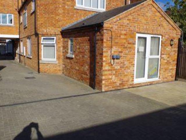 Gray Street, Northampton NN1 1 bed in a flat share to rent £575 pcm £133 pw