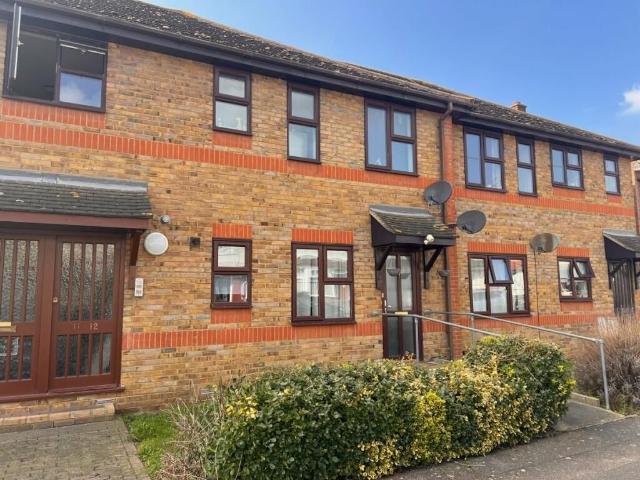 Graylands Rosebery Rd, Grays, London RM17, 2 bed flat to rent, £1,400 pcm | PrimeLocation