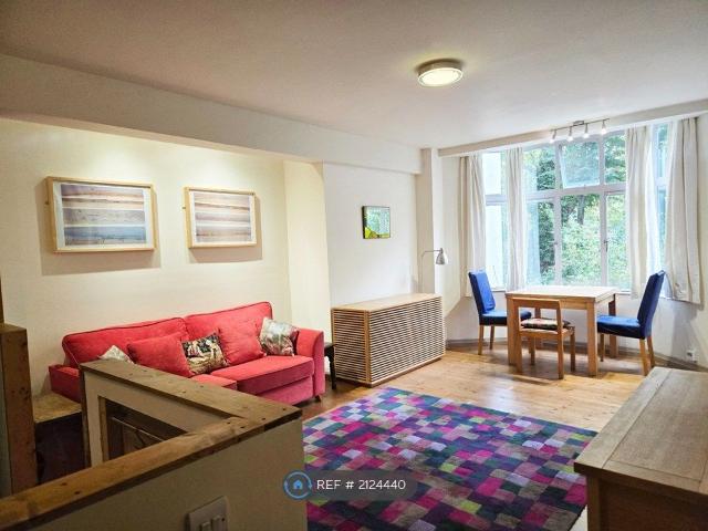 Grays Inn Road, London WC1X, 1 bed flat to rent, £2,600 pcm | PrimeLocation