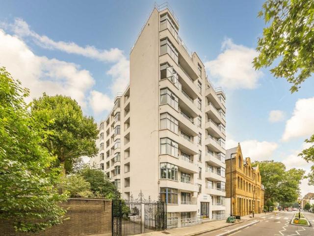 Gray's Inn Road, London WC1X 1 bed flat to rent £2,250 pcm £519 pw