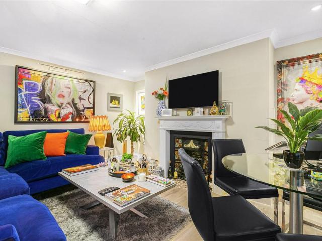 Gray's Inn Road, London, WC1X 2 bed apartment to rent £3,500 pcm £808 pw