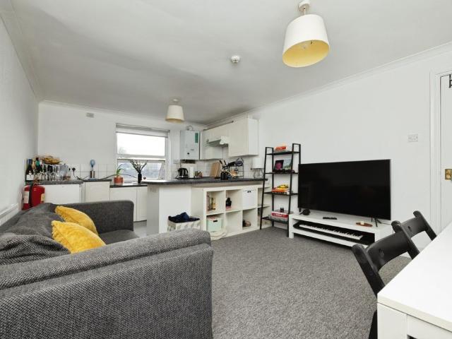Gray's Inn Road, London WC1X, 2 bed flat to rent, £3,250 pcm | PrimeLocation