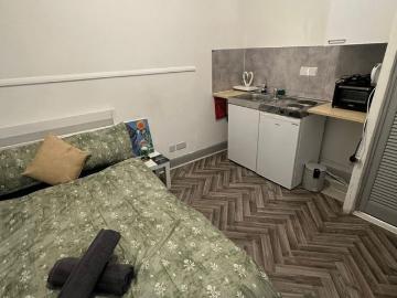 Gray's Inn Road, London WC1X, Studio to rent, £1,400 pcm | PrimeLocation