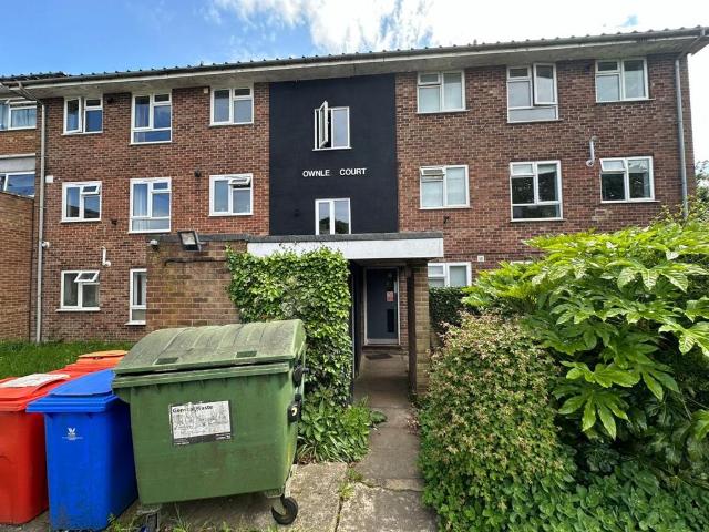 Grays Lane, High Wycombe 2 bed apartment to rent £1,500 pcm £346 pw