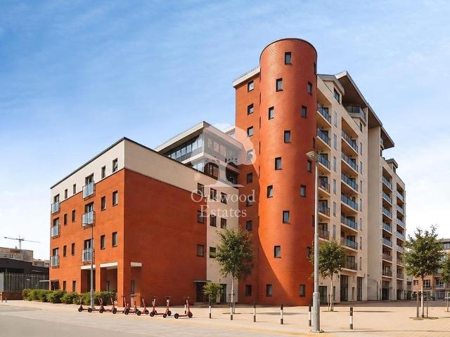 Grays Place, Slough SL2 2 bed apartment to rent £1,400 pcm £323 pw