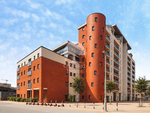 Grays Place, Slough SL2, 2 bed flat to rent, £1,500 pcm | PrimeLocation