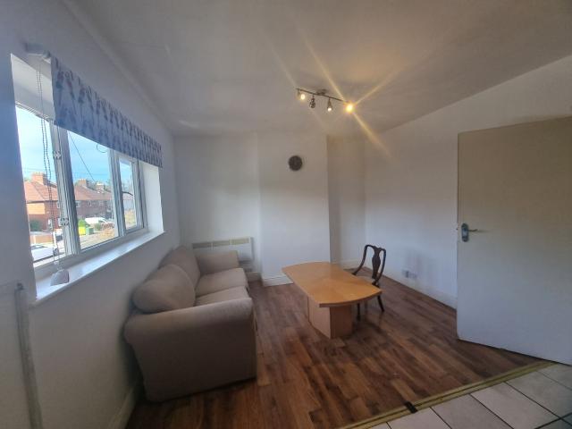 Grays Road, Oxford OX3, 2 bed flat to rent, £1,650 pcm | PrimeLocation