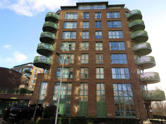Grayston House, Astell Road, London, SE3 9FB, United Kingdom | 2 bed apartment for rent #138776007 | Rentberry