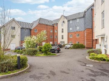 Grayrigg Road, Maidenbower RH10, 2 bed flat to rent, £1,500 pcm | PrimeLocation