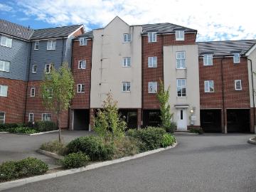 Grayrigg Road, Maidenbower RH10, 2 bed flat to rent, £1,500 pcm | PrimeLocation