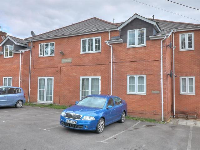 Grayton Court, Hursley Road, Chandlers Ford SO53, 2 bed flat to rent, £1,100 pcm | PrimeLocation