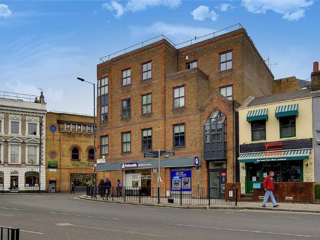 Grayton House, Fulham Road, Fulham, SW6 1 bed flat to rent £2,650 pcm £612 pw