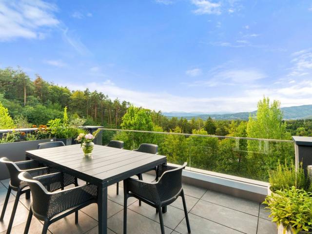 Graz Mariatrost: Moderne Villa in Erhabener Aussichtslage mit Traumhaftem Grünblick|Graz Mariatrost: Modern Villa in A Stunning Location With A Breathtaking View