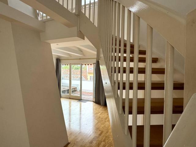 Graz Geidorf: Schöne Dachgeschosswohnung mit Terrasse in Zentraler Lage