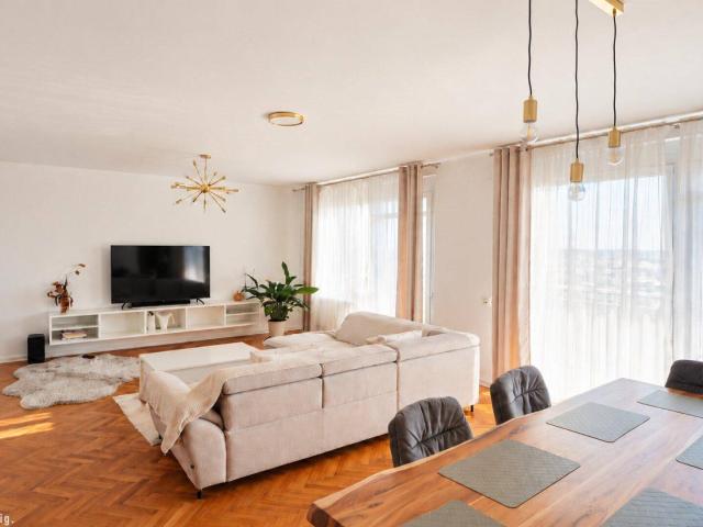 GRAZ ZU FÜSSEN! 120 m² Wohnung mit einzigartigem 360° Panoramablick über die Stadt!
