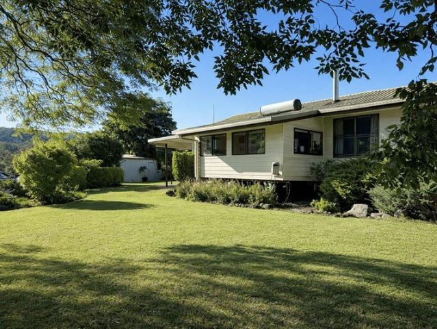 Grazing & lifestyle property over 3 lots!
