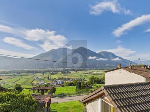 Graziös an sonniger lage mit aussicht
