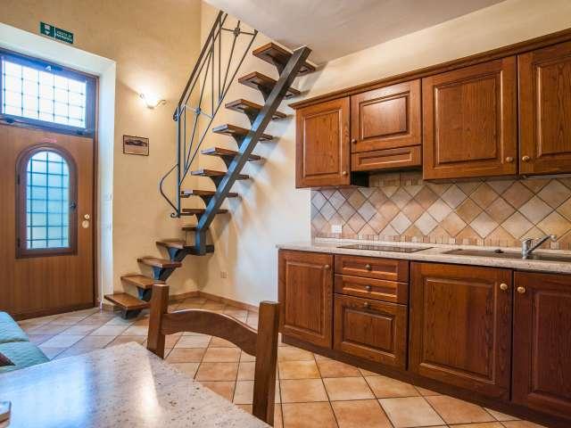 Grazioso appartamento loft con 1 camera da letto in affitto a Vermicino, Roma