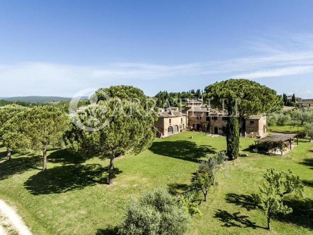 Grazioso Casale nel comune di Siena, a pochi chilometri dall. 650m² Siena