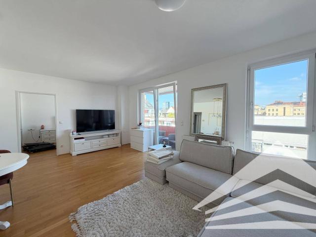 Graben/Taubenmarkt! Moderne 2 Zimmerwohnung mit Küche & Balkon in Bestlage