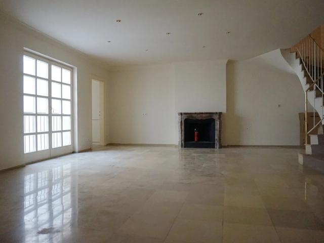 Grabennähe! Dachmaisonette mit bezaubernden Dachgarten in denkmalgeschütztem Barockhaus!
