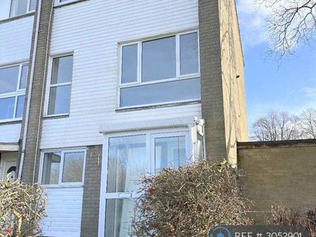 Grace Way, Stevenage, SG1 4 bed end of terrace house to rent £2,000 pcm £462 pw