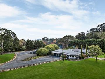 GRACEBURN HOMESTEAD | A PRIVATE 4.4 ACRE LIFESTYLE ESTATE