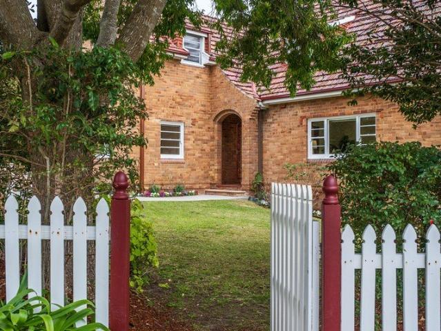 Graceful scale and character, ready to enjoy in a blue chip location