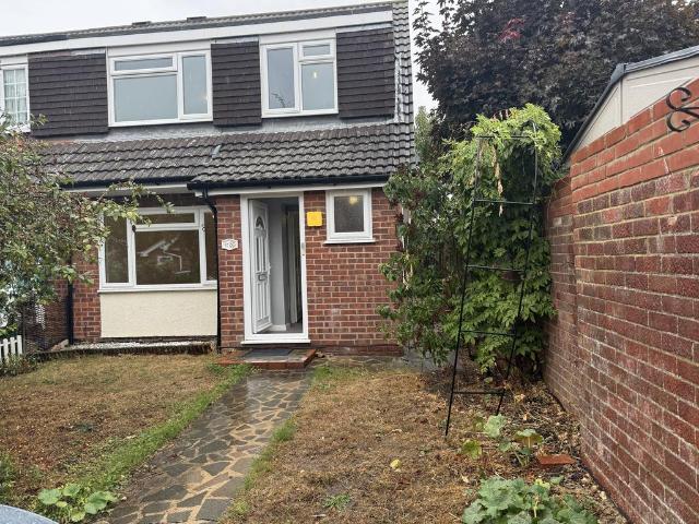 Graces Close, Witham CM8 3 bed semi detached house to rent £1,450 pcm £335 pw