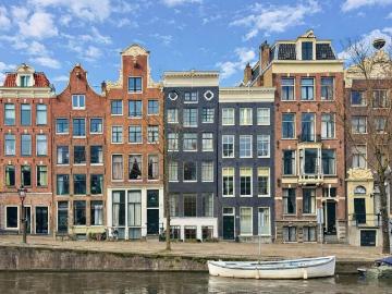 Grachtenpand, geschakelde woning te huur in Amsterdam