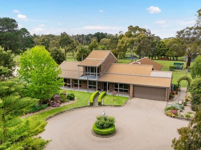 SUSTAINABLE LIVING AND OUTSTANDING LOCATION ALL SET ON 10 PENINSULA ACRES