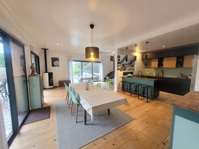 GRADIGNAN MAISON 171 M² 4 CHS PISCINE / 1050 M² TERRAIN