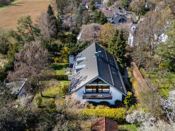 Gräfelfing Familientraum im Grünen: Großzügige Doppelhaushälfte mit flexiblen Nutzungsmöglichkeiten, traumhaftem Garten & Garage!
