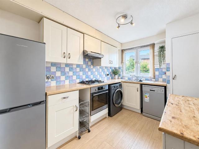 Grafton Close, Whitton TW4, 1 bed flat to rent, £1,450 pcm | PrimeLocation
