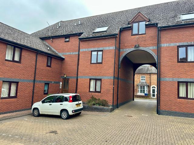 Grafton Lodge, Britannia Road, Banbury OX16, 1 bed flat to rent, £850 pcm | PrimeLocation
