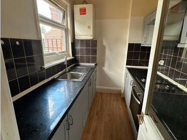 Grafton Road, Bedford MK40, 2 bed flat to rent, £1,100 pcm | PrimeLocation