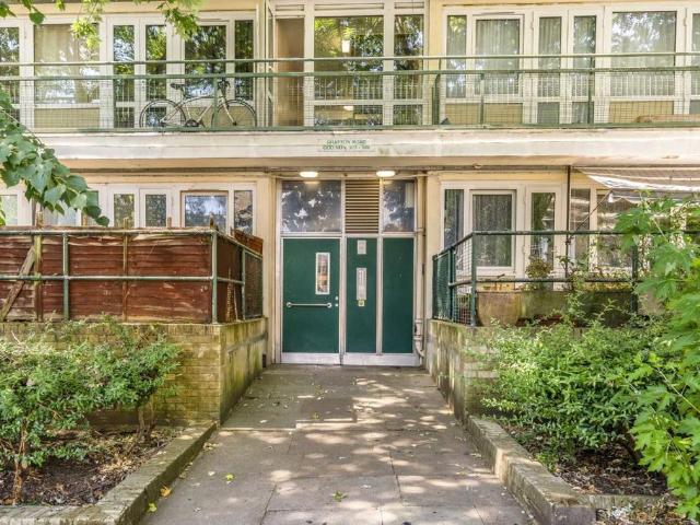 Grafton Road, London NW5 2 bed flat to rent £2,950 pcm £681 pw