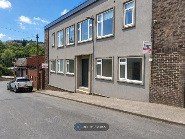 Grafton St, Batley WF17, 1 bed flat to rent, £800 pcm | PrimeLocation